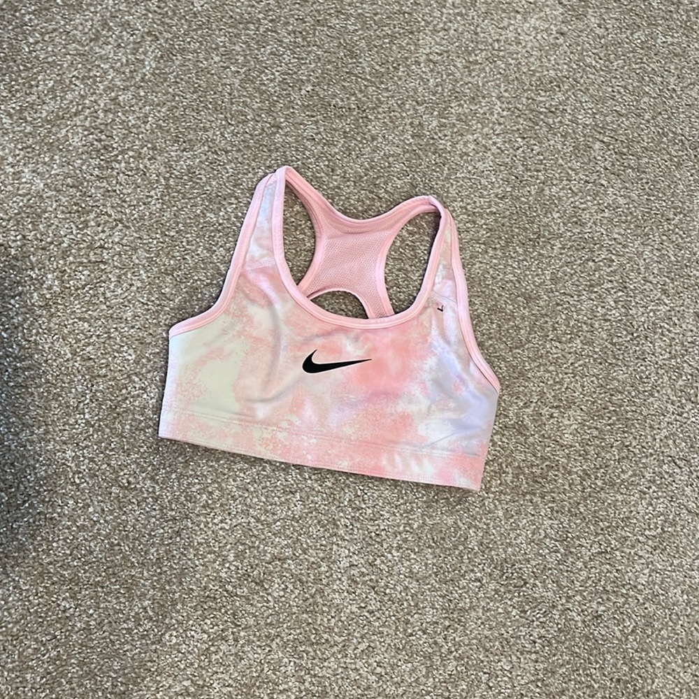 Pink Ty die Nike sports bra